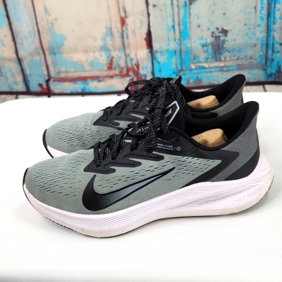 Nike Air Zoom Winflo 7 Running Shoes Gray Black White CJ0291 003 - Picture 2 of 10
